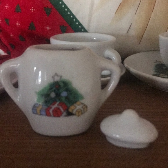 Rare Vintage 1970’s Christmas Miniature Tea Set - Picture 11 of 12